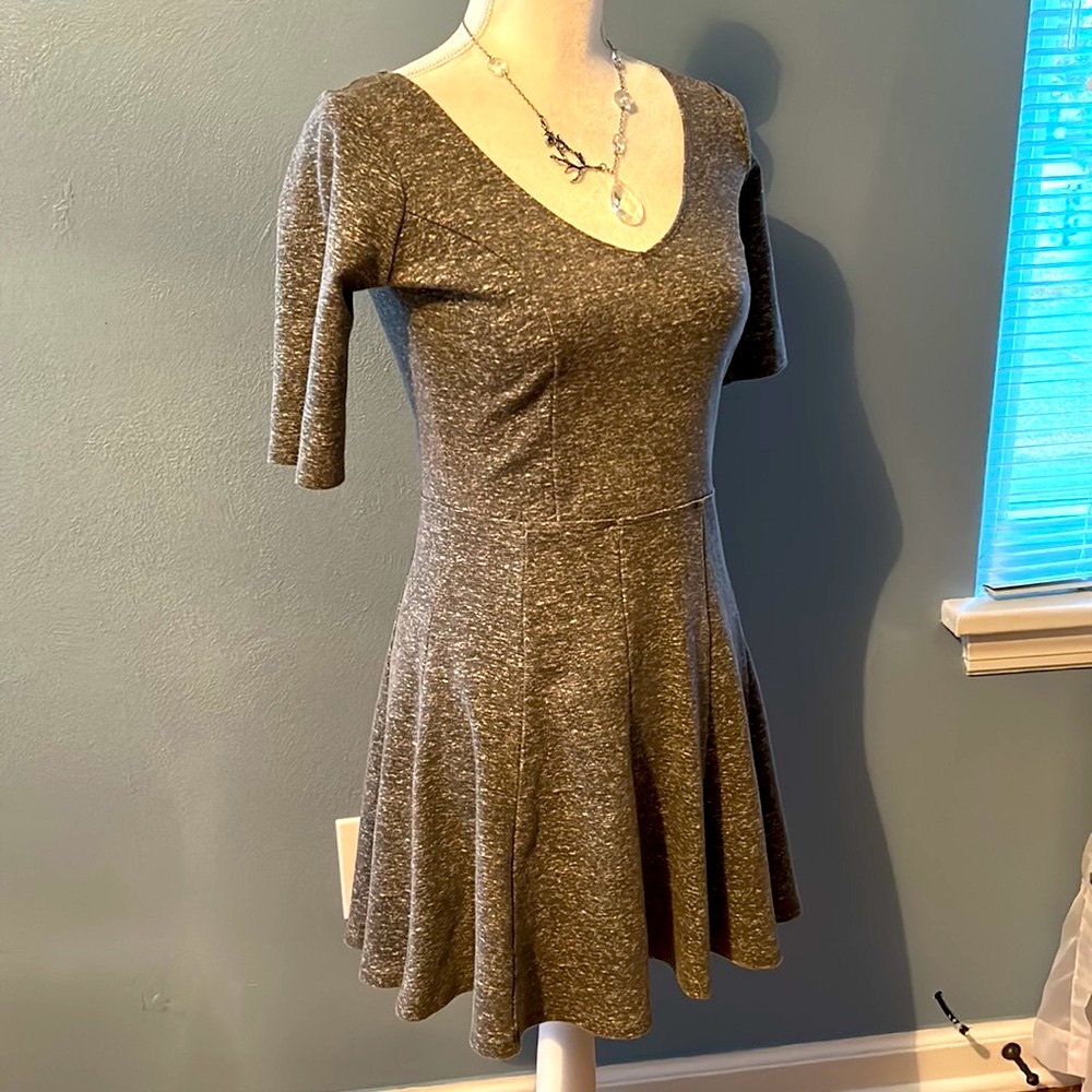 Hollister fit and flare V-neck dress. Grey. Junior / Misses.